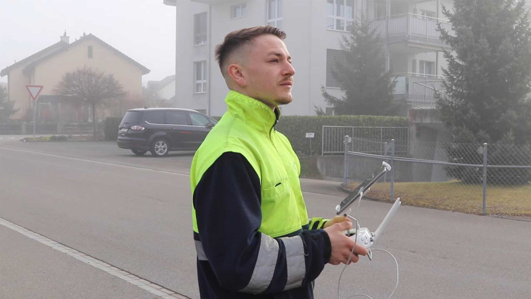 Drohnenpilot. Benjamin Moos. ING PLUS