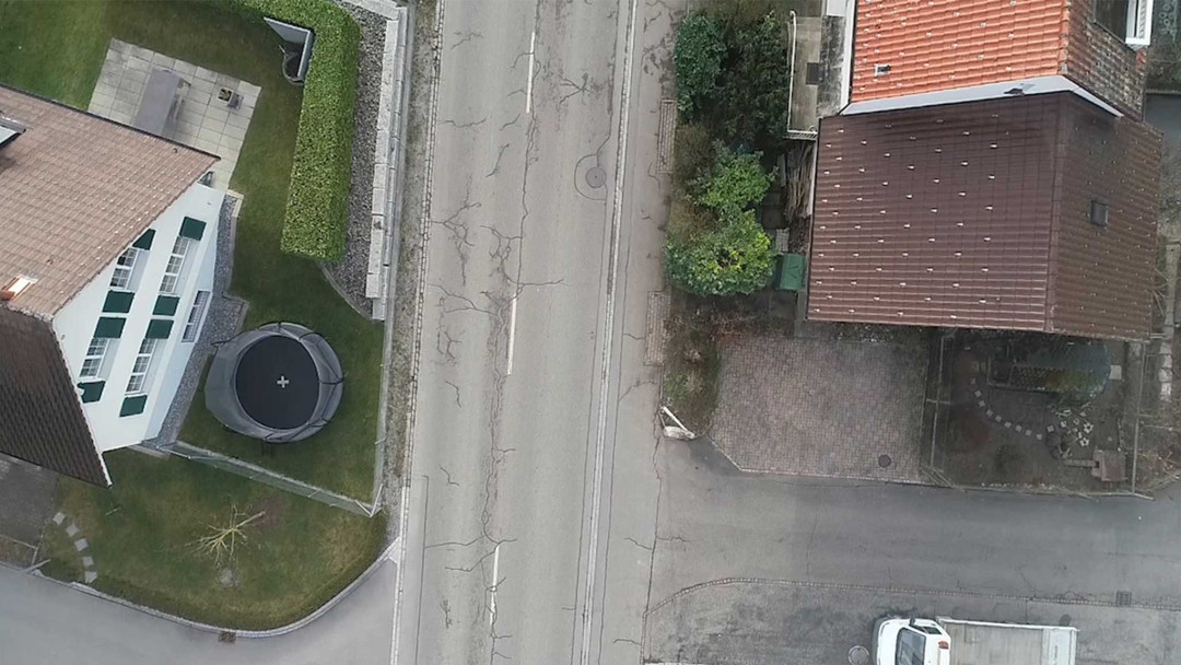 Strassenzustand mit der Drohne. ING PLUS