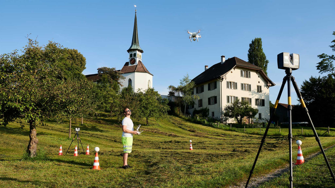 Gebäudeaufnahme mit Laserscanning und Drohne. ING PLUS