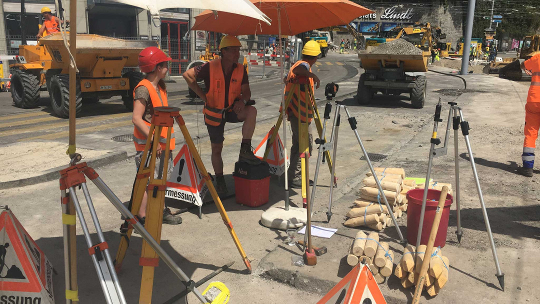 Bauvermessung. Tramhaltestelle Central in Zürich. ING PLUS