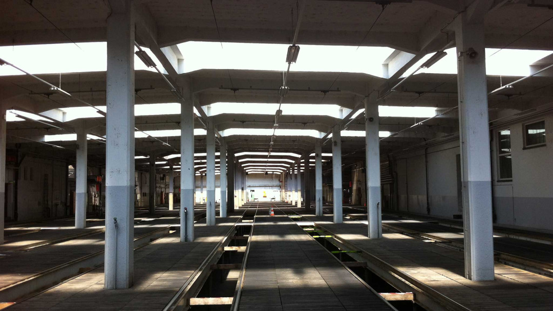 Gebäudeaufnahme. Tramdepot in Zürich. ING PLUS