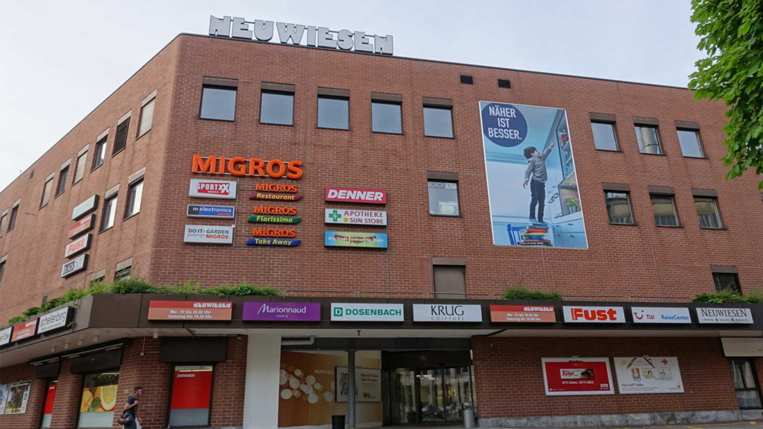 Fotos Gebäudeaufnahme Einkaufszentrum Neuwiesen in Winterthur. ING PLUS