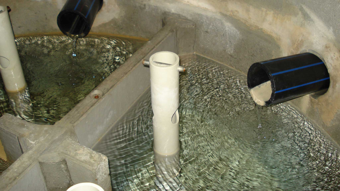 Fotos Neftenbach. Quellwasser von Quellwasserleitung. ING PLUS